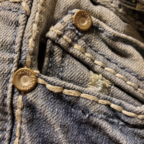 Almost Famous Distressed Stud Denim Bermuda Shorts - Picture 6 of 13